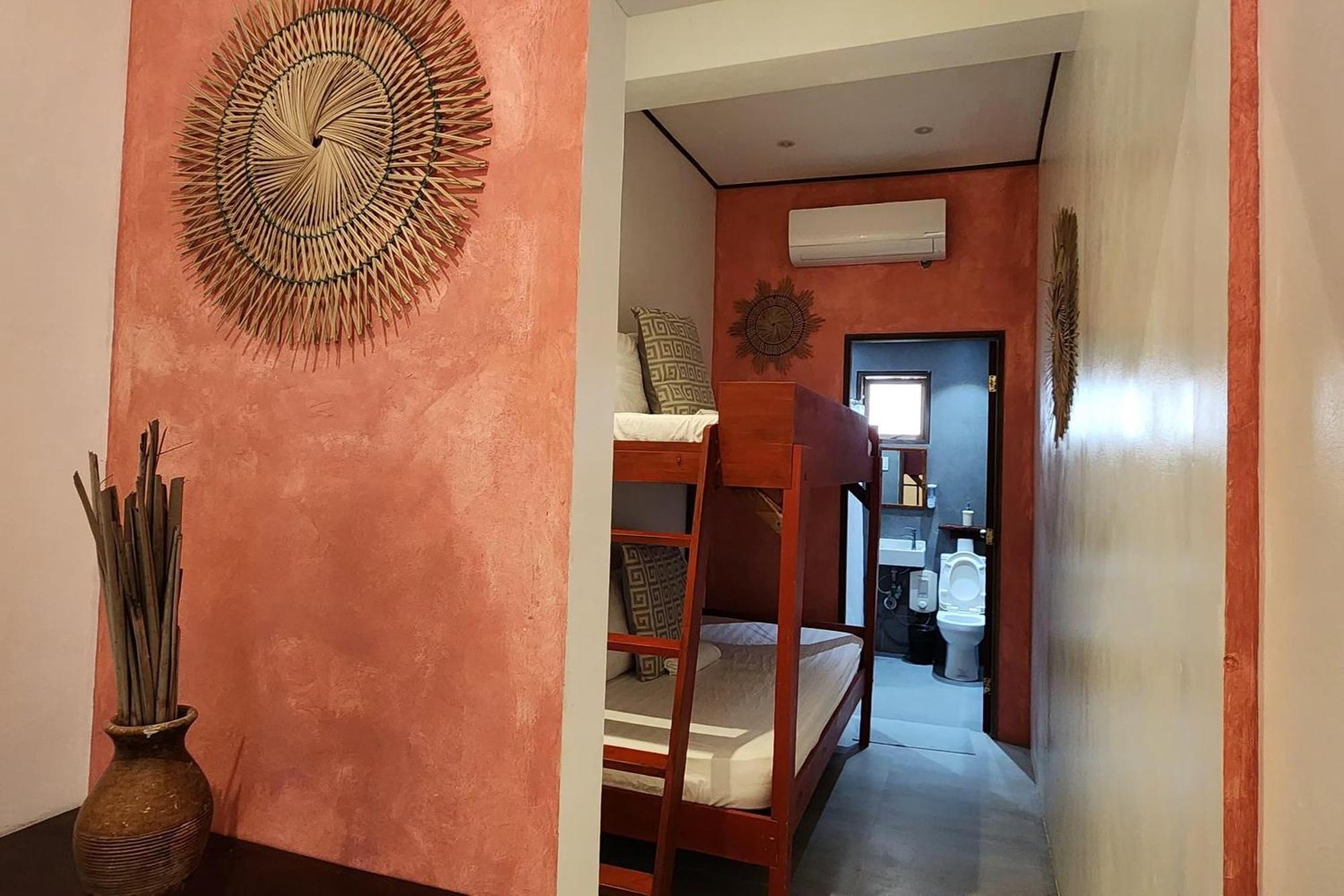 Sirom Beach House Tambobong Экстерьер фото