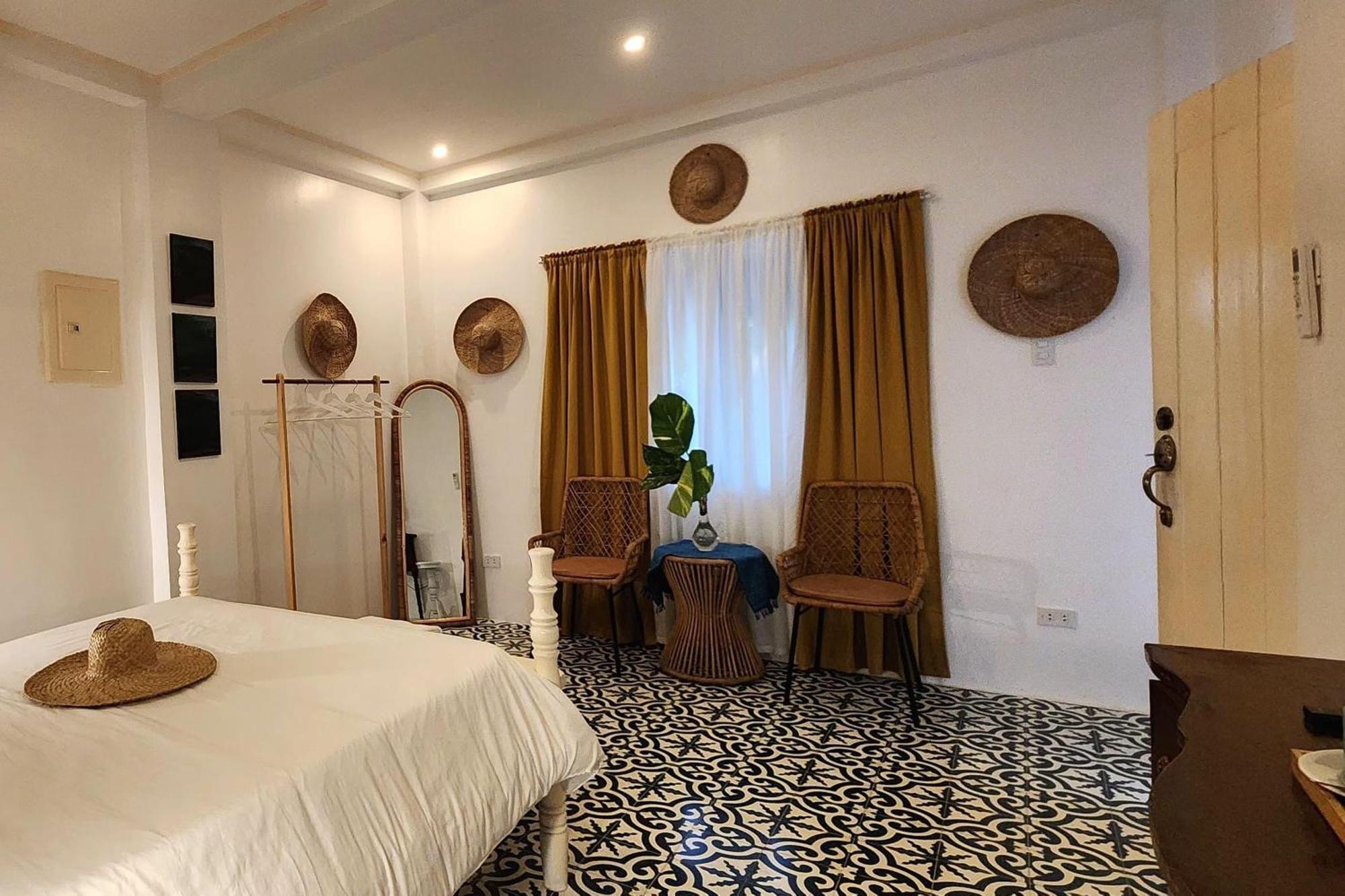 Sirom Beach House Tambobong Экстерьер фото