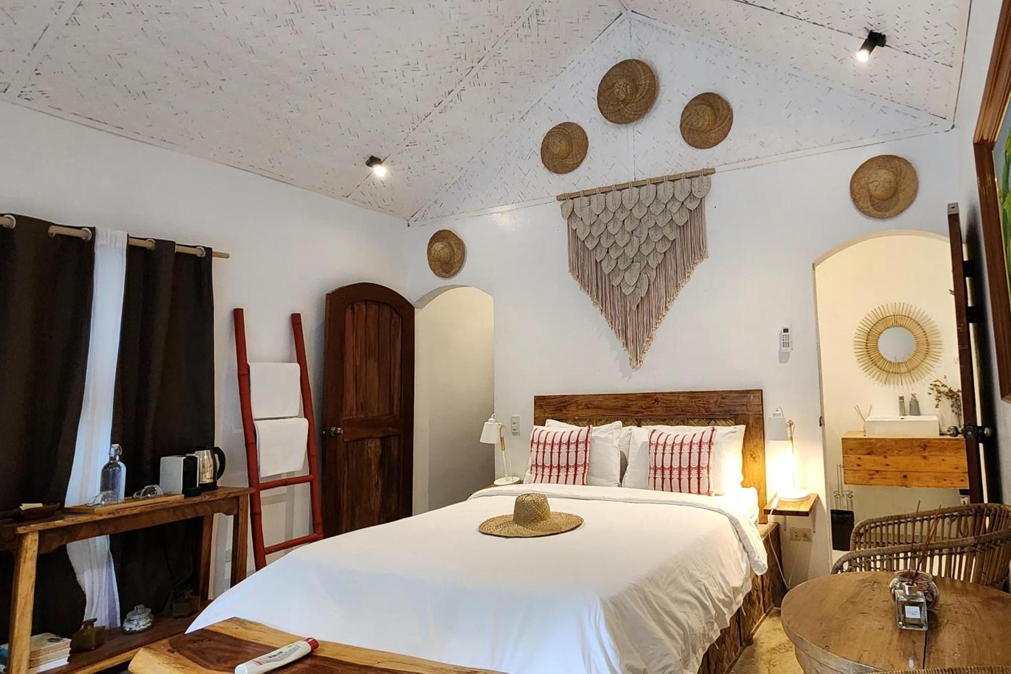 Sirom Beach House Tambobong Экстерьер фото
