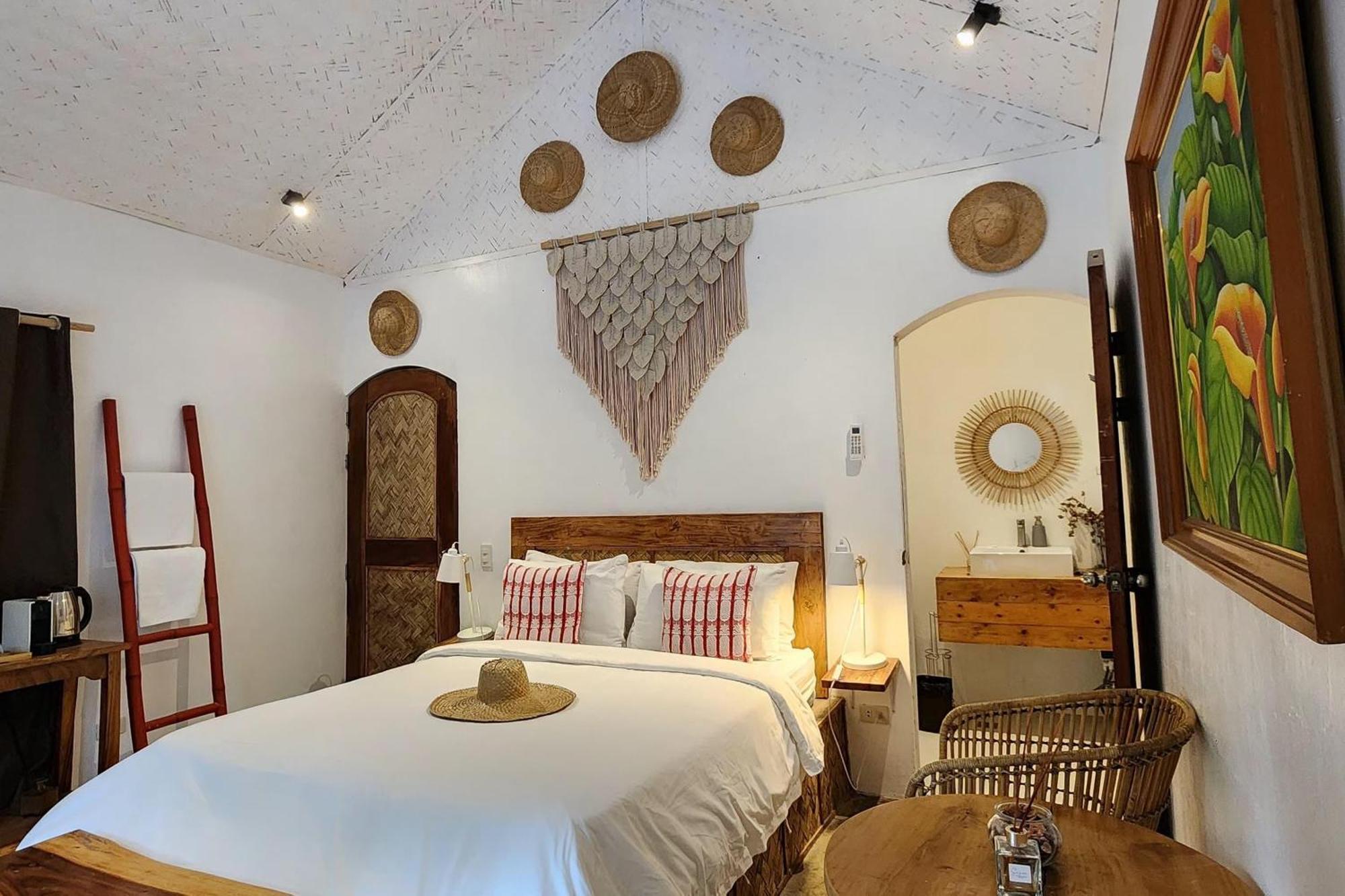 Sirom Beach House Tambobong Экстерьер фото