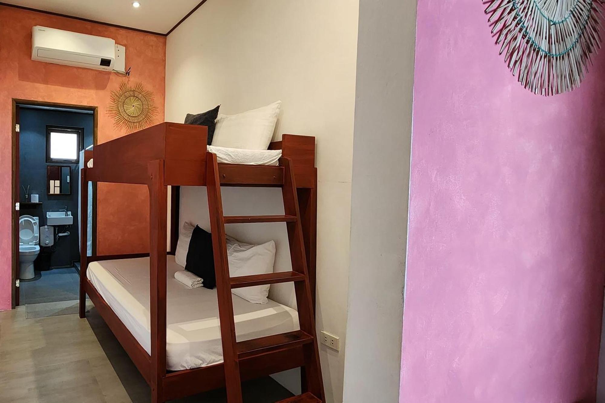 Sirom Beach House Tambobong Экстерьер фото