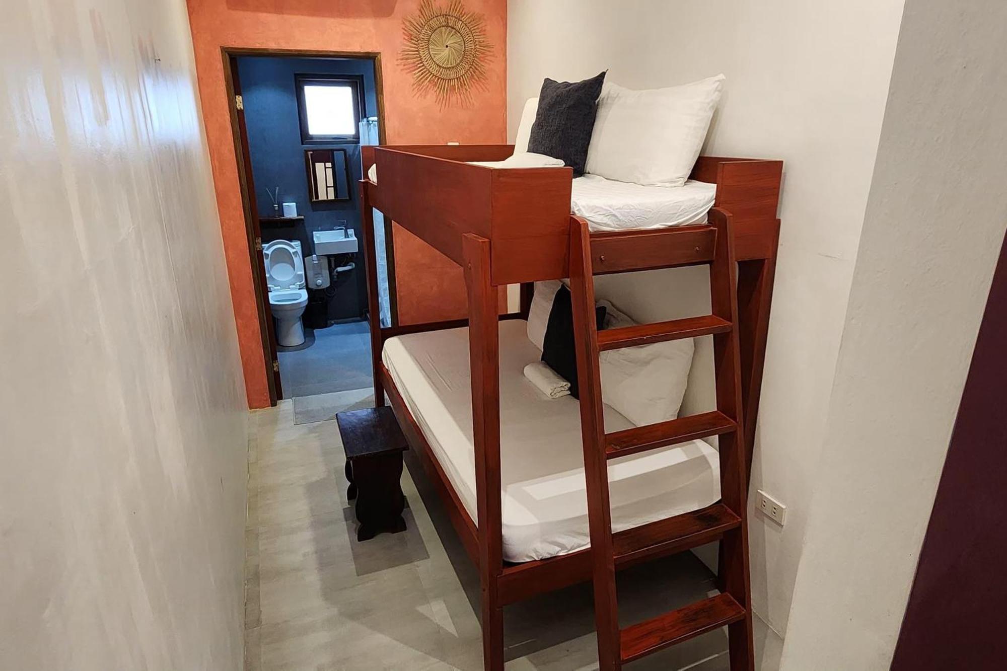 Sirom Beach House Tambobong Экстерьер фото
