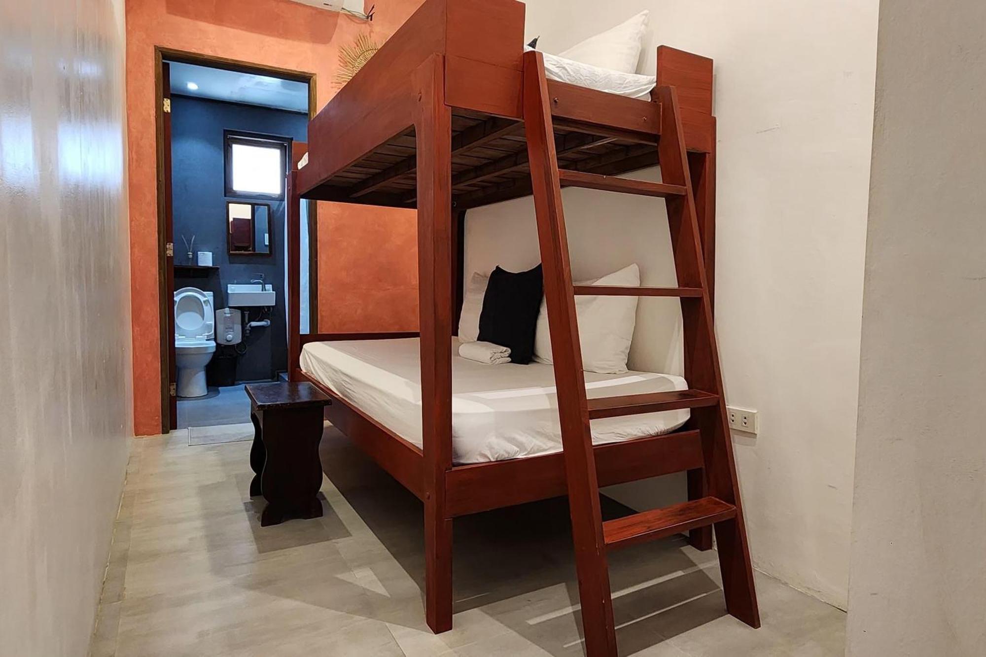 Sirom Beach House Tambobong Экстерьер фото