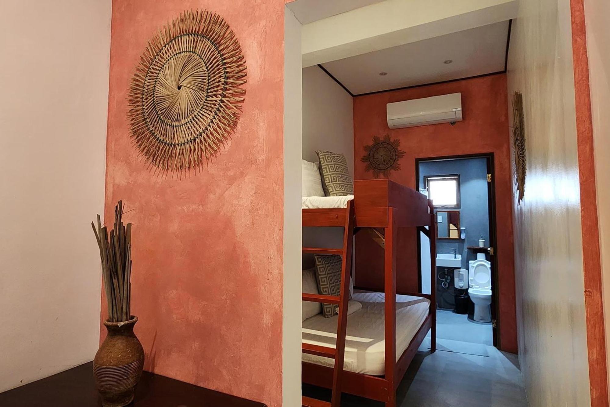 Sirom Beach House Tambobong Экстерьер фото