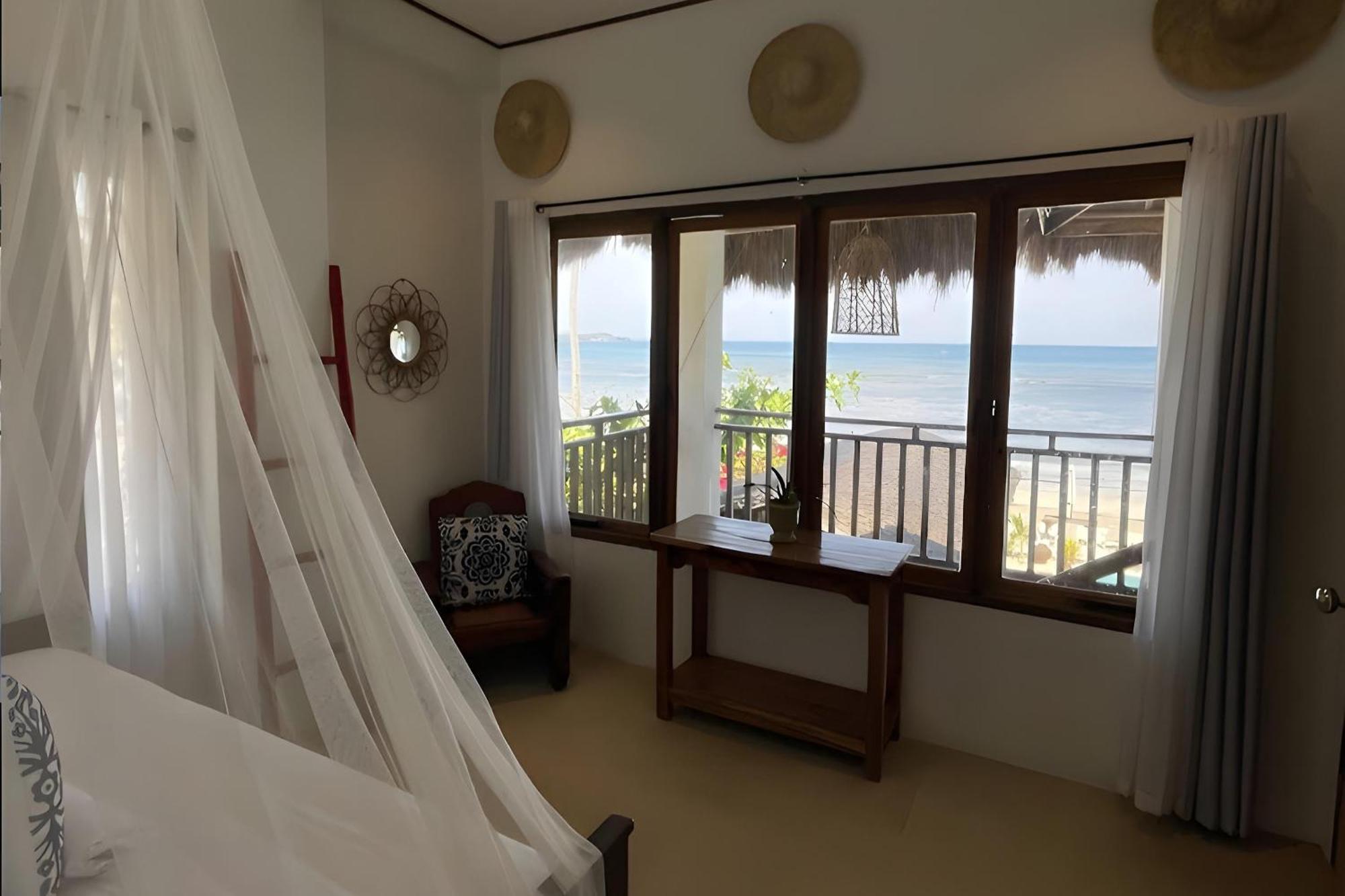 Sirom Beach House Tambobong Экстерьер фото