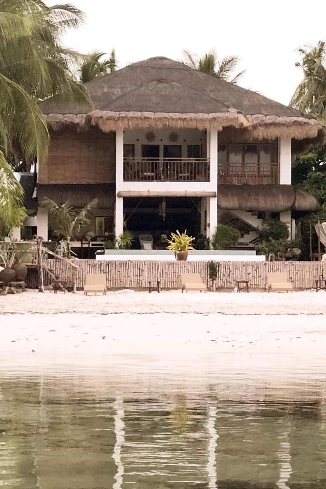 Sirom Beach House Tambobong Экстерьер фото